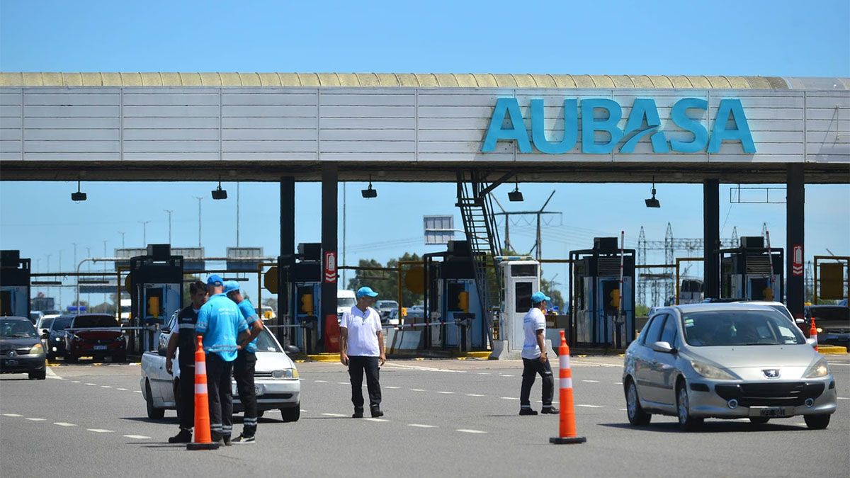 El Comité Nacional de Defensa del Usuario Vial (Conaduv) denunció al gobierno de la Provincia de Buenos Aires por el “descontrol” de las tarifas de peaje. El Comité Nacional de Defensa del Usuario Vial (Conaduv) denunció al gobierno de la Provincia de Buenos Aires por el “descontrol” de las tarifas de peaje.