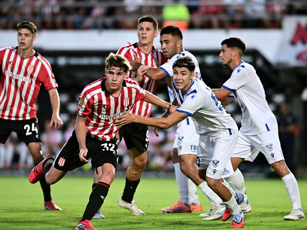 Estudiantes y Vélez se enfrentan en el Estadio UNO