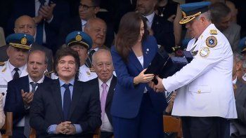 Milei y Villarruel se volvieron a ver en público tras un largo tiempo. Milei y Villarruel se volvieron a ver en público tras un largo tiempo.