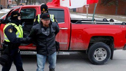 Canadá: Reabre cruce con USA pero siguen protestas