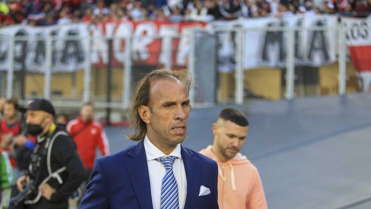 Carlos Navarro Montoya, ex arquero de Boca y ex entrenador de Santamarina de Tandil Carlos Navarro Montoya, ex arquero de Boca y ex entrenador de Santamarina de Tandil