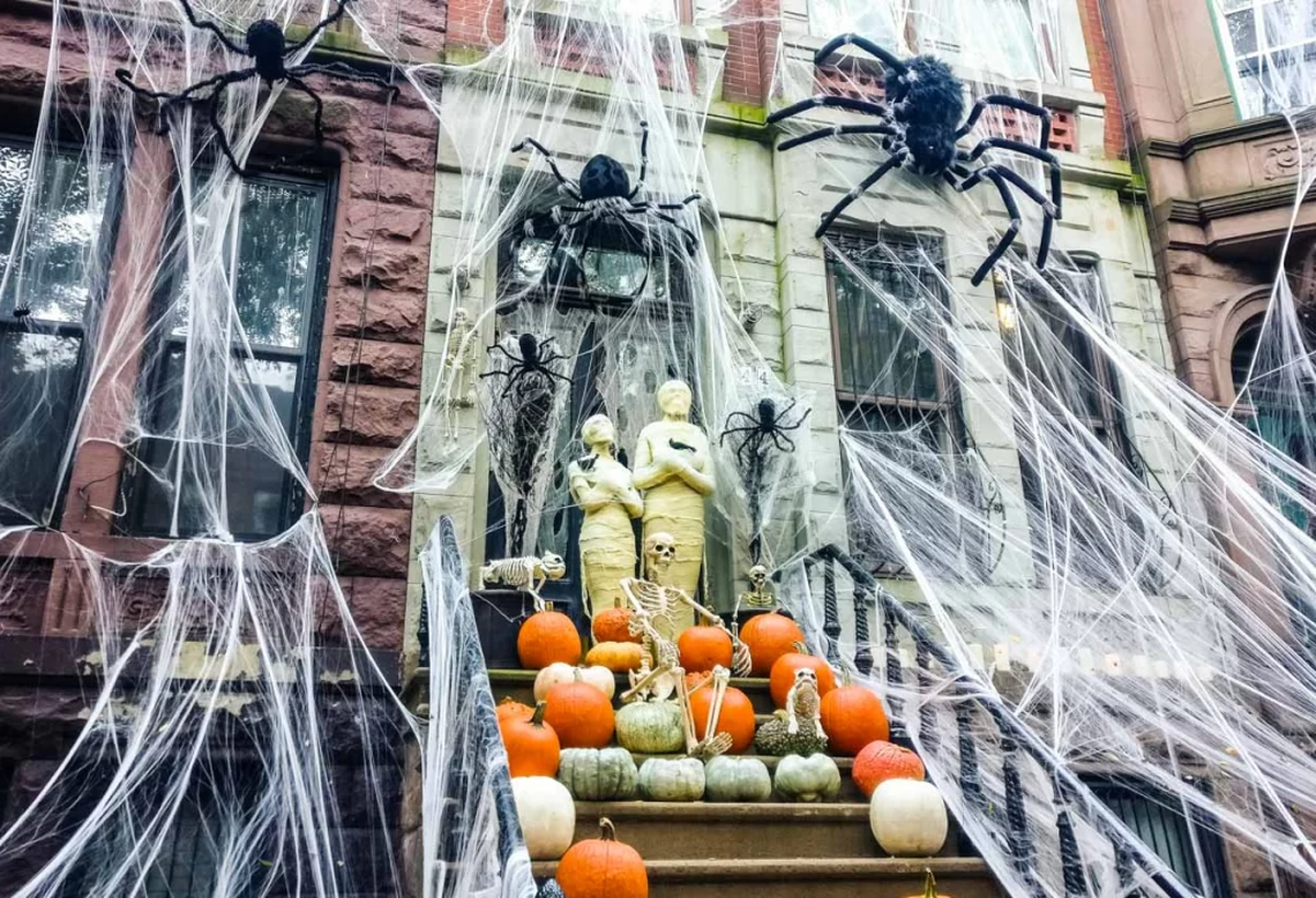 No resultó simpático que el consulado argentino estuviera ornamentado para Halloween No resultó simpático que el consulado argentino estuviera ornamentado para Halloween