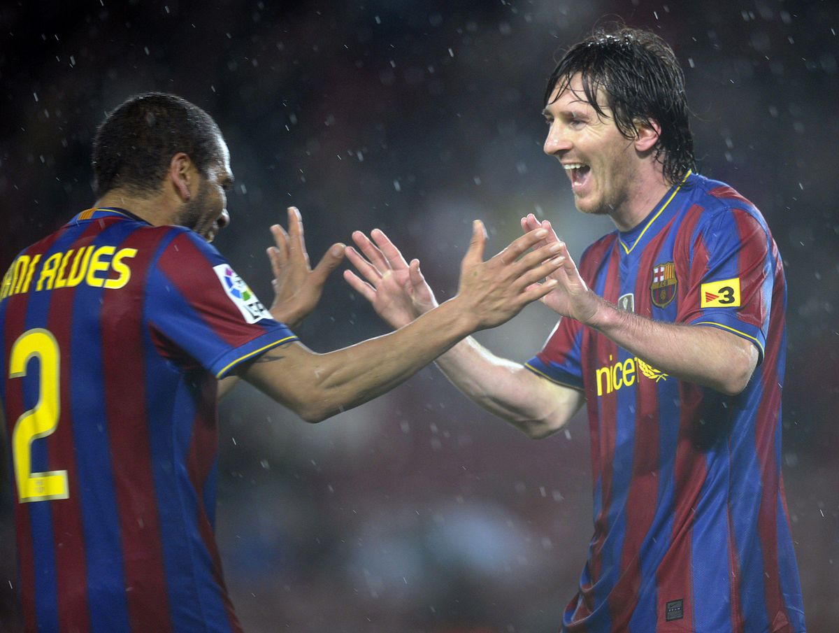Alves y Messi, socios en Barcelona Alves y Messi, socios en Barcelona
