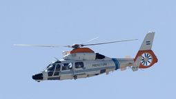 Helicóptero de la Prefectura transporta a jugadores de la Selección nacional tras la interrupción de la caravana.&nbsp;