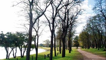 el pueblo a una hora de buenos aires con un bellisimo arroyo el pueblo a una hora de buenos aires con un bellisimo arroyo