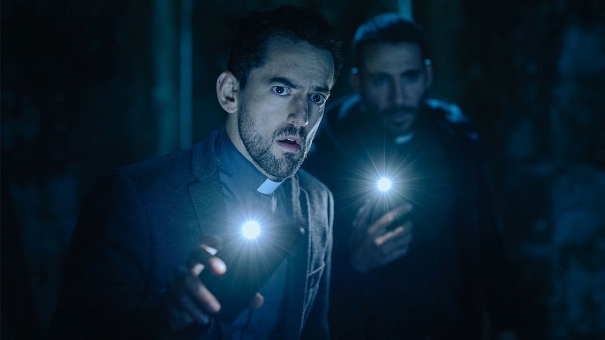 Netflix arrasa con una serie española dirigida por el mismísimo Juan José Campanella. Una historia que atrapa por sus cuestionamientos sobre la fe.