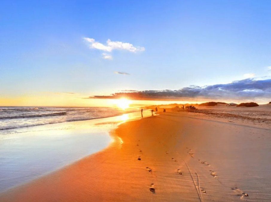 Buenos Aires y una playa muy tranquila.