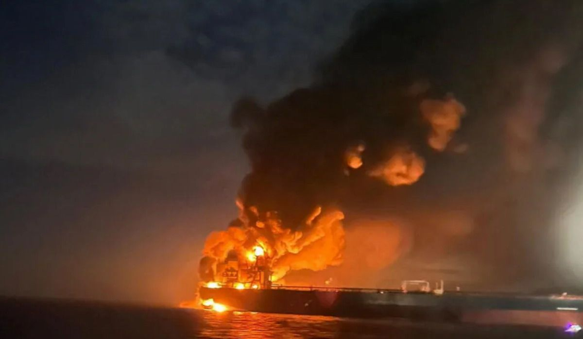 Ucrania atacó dos petroleros, el Kairos y el Virat, en el Mar Negro con drones navales. Ambos barcos, que portaban bandera de Gambia para evadir sanciones, resultaron dañados y formaban parte de la "flota fantasma" rusa. | GENTILEZA DE IMAGEN Ucrania atacó dos petroleros, el Kairos y el Virat, en el Mar Negro con drones navales. Ambos barcos, que portaban bandera de Gambia para evadir sanciones, resultaron dañados y formaban parte de la "flota fantasma" rusa. | GENTILEZA DE IMAGEN