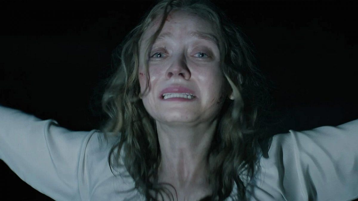 La miniserie de Netflix que te adentra en el oscuro mundo de las sectas.