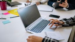 El ecosistema de e-commerce en Argentina proyecta procesar más de 11 millones de unidades vendidas durante las 72 horas de ofertas del Hot Sale 2026 El ecosistema de e-commerce en Argentina proyecta procesar más de 11 millones de unidades vendidas durante las 72 horas de ofertas del Hot Sale 2026