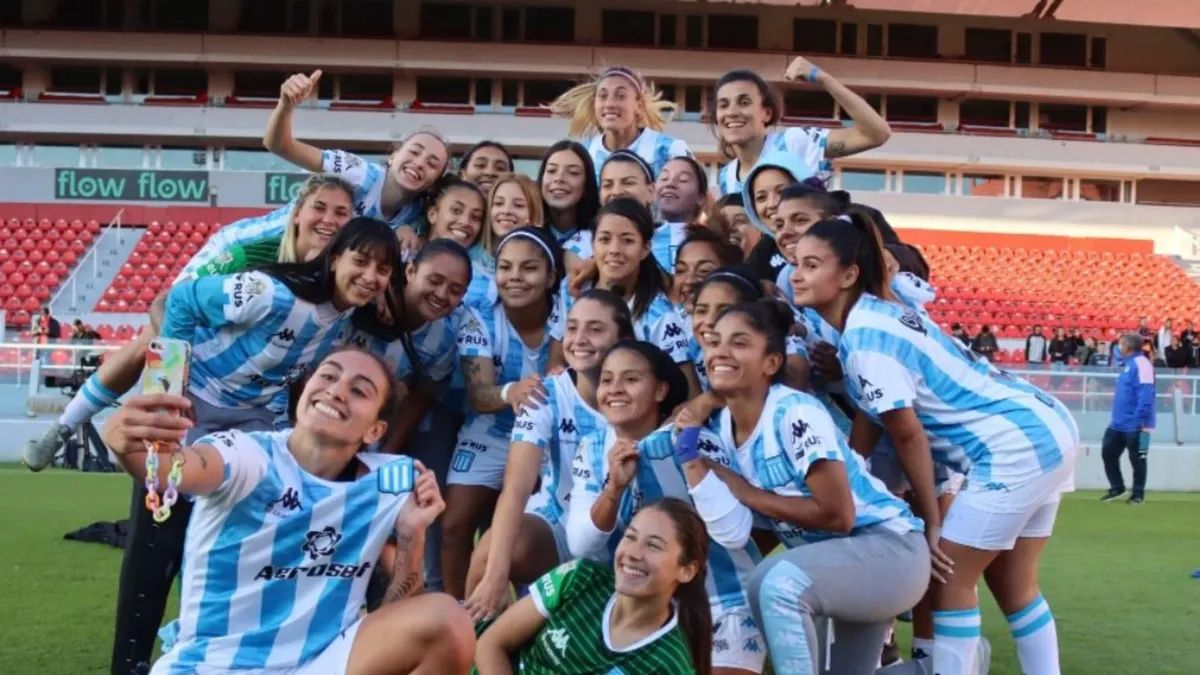 Racing echó a dos jugadores de su plantel profesional femenino por festejar el título de Boca en el Obelisco de la Liga Profesional de Fútbol (LPF) 2022.