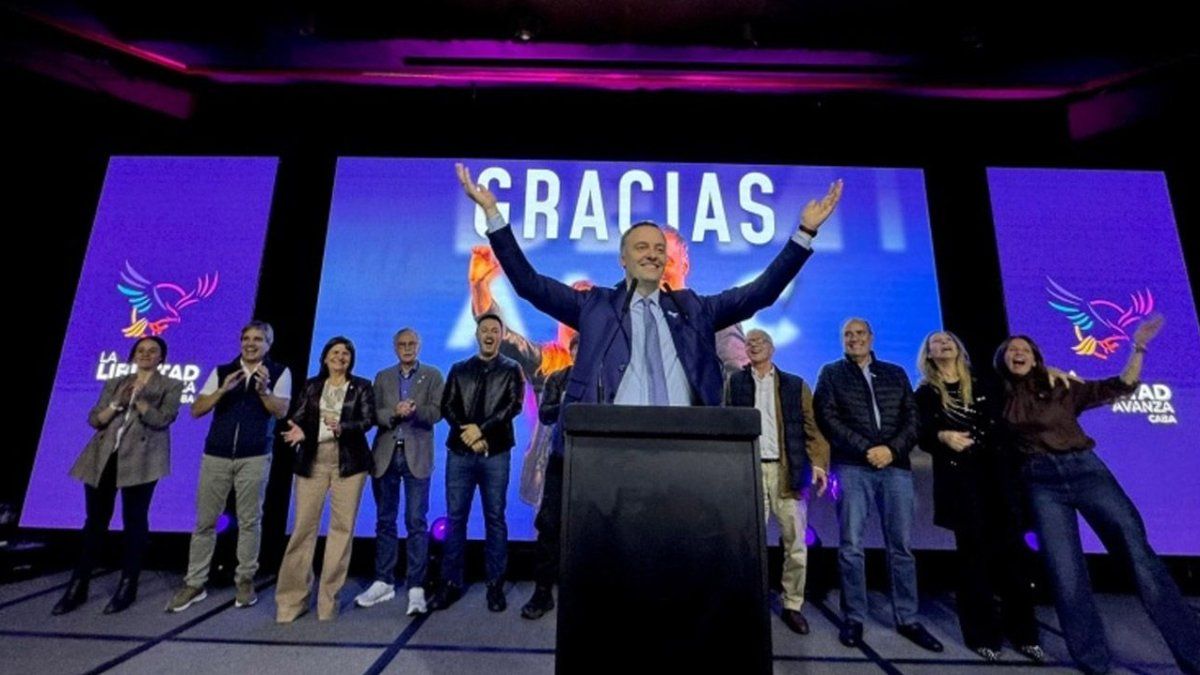 Manuel Adorni, durante su mejor momento en el triunfo porteño del 2025.&nbsp;