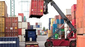 el atraso cambiario poco mermo las exportaciones de mayo el atraso cambiario poco mermo las exportaciones de mayo