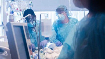 1° transplante de pulmones exitoso en una paciente joven con COVID-19 grave en USA