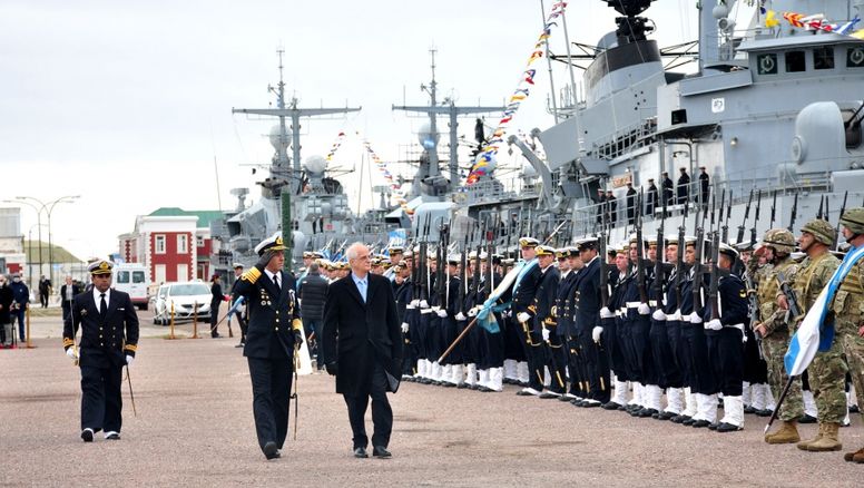 La crisis llegó a las Fuerzas Armadas: recortes y paralización
