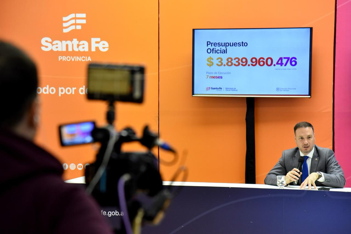  Enrico presentó el plan de reparaciones de rutas provinciales. Enrico presentó el plan de reparaciones de rutas provinciales.