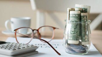 El cepo al dólar inflexible aún con los jubilados, las múltiples variables a cumplir para que esta porción de la población pueda acceder al mercado cambiario El cepo al dólar inflexible aún con los jubilados, las múltiples variables a cumplir para que esta porción de la población pueda acceder al mercado cambiario