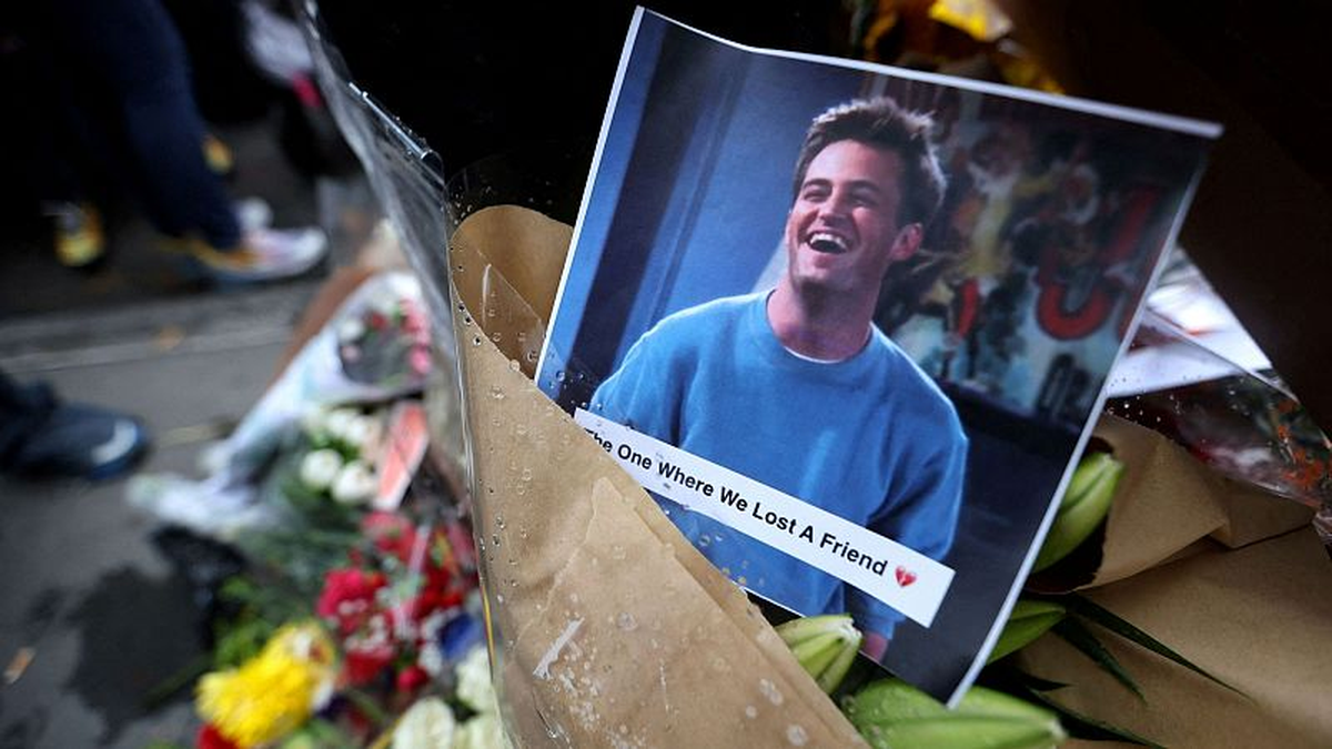 En los cuatro días previos a su muerte, el actor recibió aproximadamente 20 viales, un ritmo que los peritos médicos calificaron como imposible de sobrevivir fuera de una unidad de cuidados intensivos. En los cuatro días previos a su muerte, el actor recibió aproximadamente 20 viales, un ritmo que los peritos médicos calificaron como imposible de sobrevivir fuera de una unidad de cuidados intensivos.