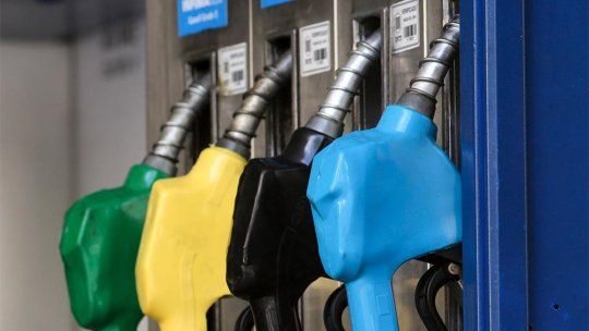 El Gobierno retrocedió con un aumento en los combustibles pero le molesta las tasas viales.