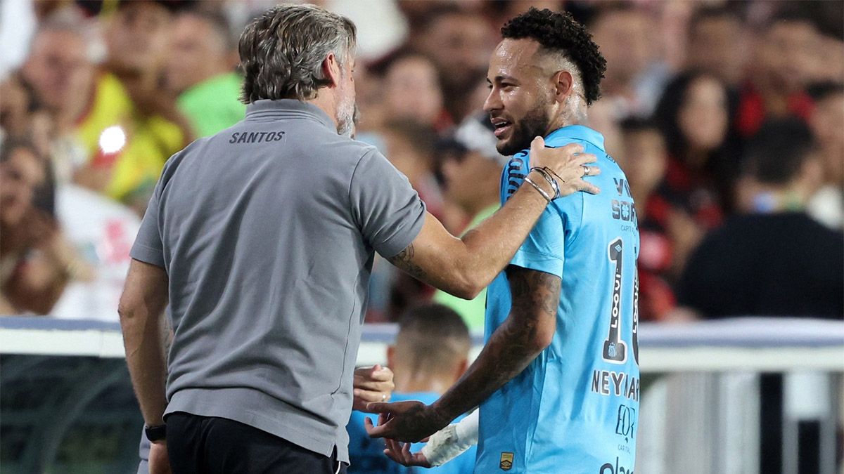 Neymar explotó de la bronca contra el DT argentino Juan Pablo Vojvoda tras reemplazarlo en la caída del Santos ante el Flamengo 3-2 en el Torneo Brasileirao. Neymar explotó de la bronca contra el DT argentino Juan Pablo Vojvoda tras reemplazarlo en la caída del Santos ante el Flamengo 3-2 en el Torneo Brasileirao.