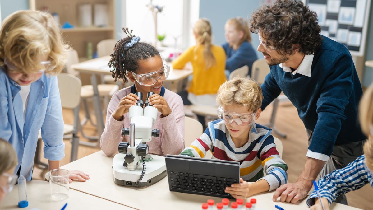 STEAM en las Aulas: Desafíos y Oportunidades para una Educación del Futuro