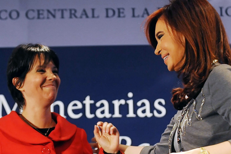 Mercedes Marcó del Pont, presidente del BCRA, junto a la presidente Cristina Fernández. Foto:NA/2010