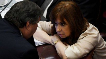 Los senadores del FdT salieron a apoyar a CFK y presionar a la Corte