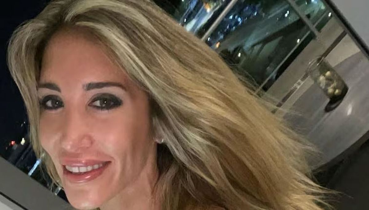 Ayelén Paleo no sabía que estaba en vivo y se le chispoteó Abrirte de