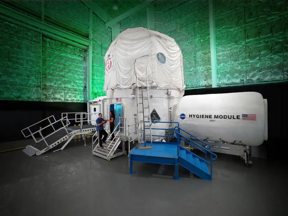 Esta misión nos dará un vistazo de lo que los futuros exploradores podrían enfrentar en un viaje real al Planeta Rojo. Esta misión nos dará un vistazo de lo que los futuros exploradores podrían enfrentar en un viaje real al Planeta Rojo.