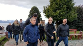 Larreta en San Carlos de Bariloche, con referentes de JxC en Río Negro. Larreta en San Carlos de Bariloche, con referentes de JxC en Río Negro.