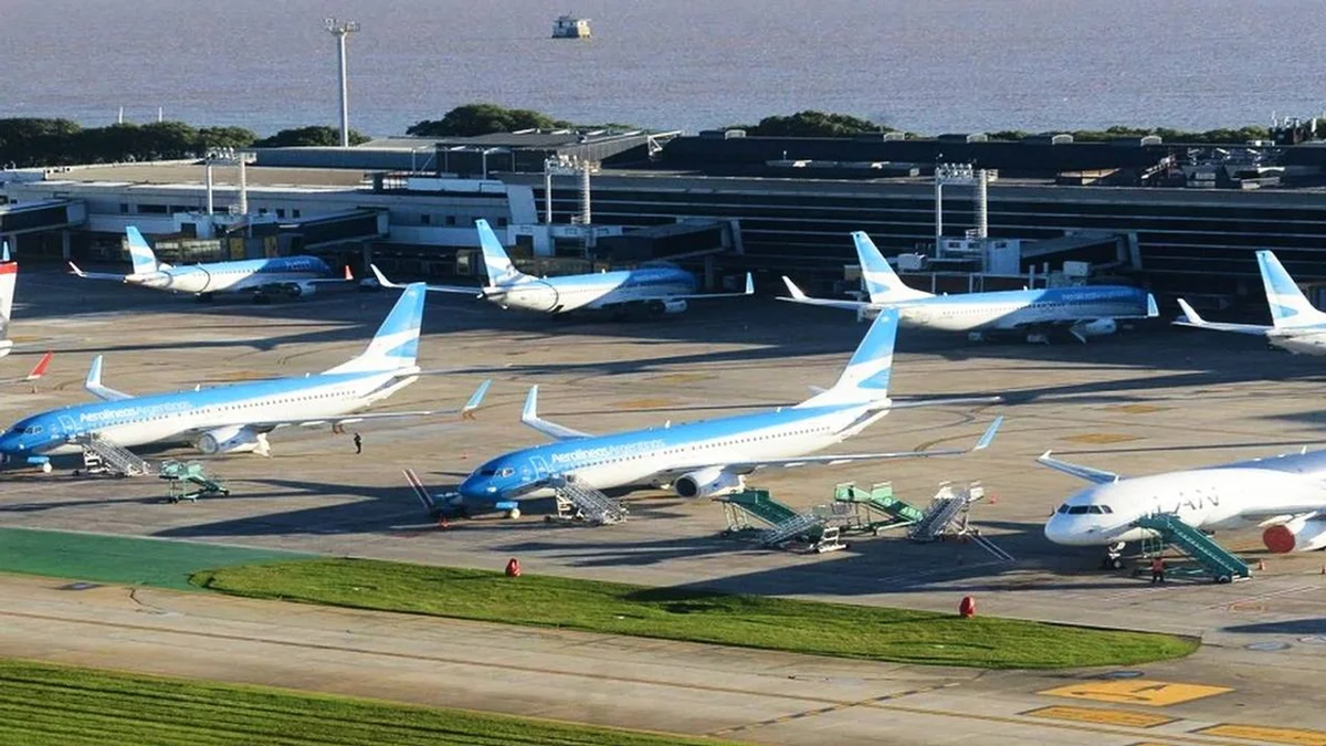 Incertidumbre en Aeroparque y Ezeiza ante el inicio del paro de ATE desde la medianoche del lunes 2 de febrero.