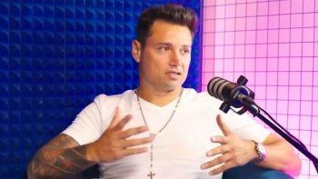 MauroZárate se retiró de la actividad futbolística y confesó acerca de su polémicopase a Boca que habló con la barra de Vélez. MauroZárate se retiró de la actividad futbolística y confesó acerca de su polémicopase a Boca que habló con la barra de Vélez.