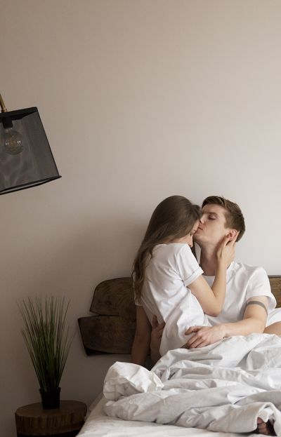 Mejores posiciones sexuales para quemar calorías en el sexo, según experta