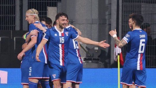 Islas Feroe vence a Croacia 1 a 0 de visitante y está dando la sorpresa. Islas Feroe vence a Croacia 1 a 0 de visitante y está dando la sorpresa.