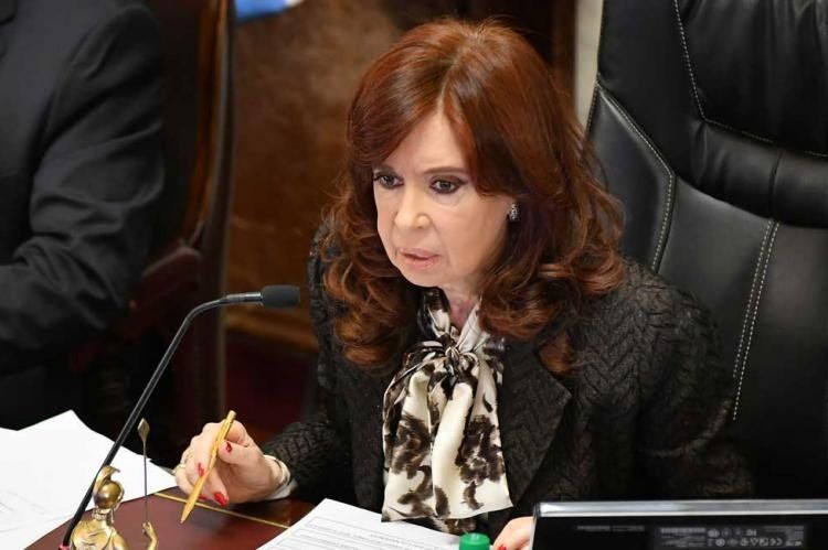 Carrió y diputados de la CC pedirán el juicio político a CFK, pero tiene muy pocas chances de prosperar.