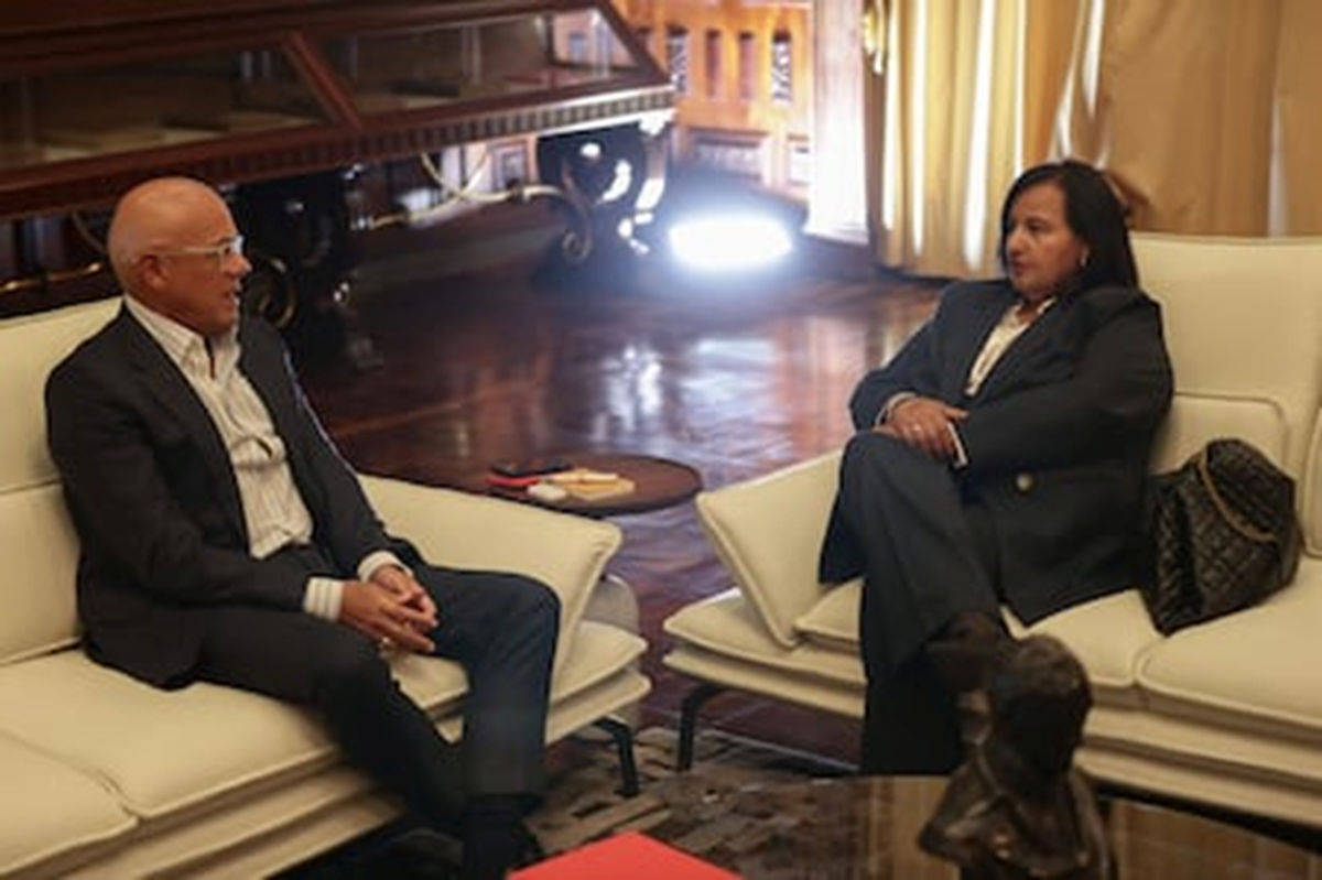 Jorge Rodríguez, titular de la Asamblea Nacional, y Dinorah Figuera Jorge Rodríguez, titular de la Asamblea Nacional, y Dinorah Figuera