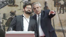 Gabriel Boric sin liderazgo: si va a parecerse a Alberto Fernández, al menos que le busquen un Sergio Massa que le consiga aprobar algunos proyectos en Diputados....