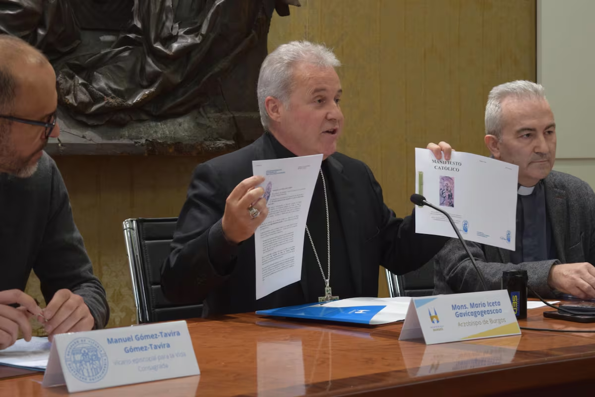 Mario Iceta, arzobispo de Burgos, durante una rueda de prensa sobre las Clarisas de Belogrado, este lunes.