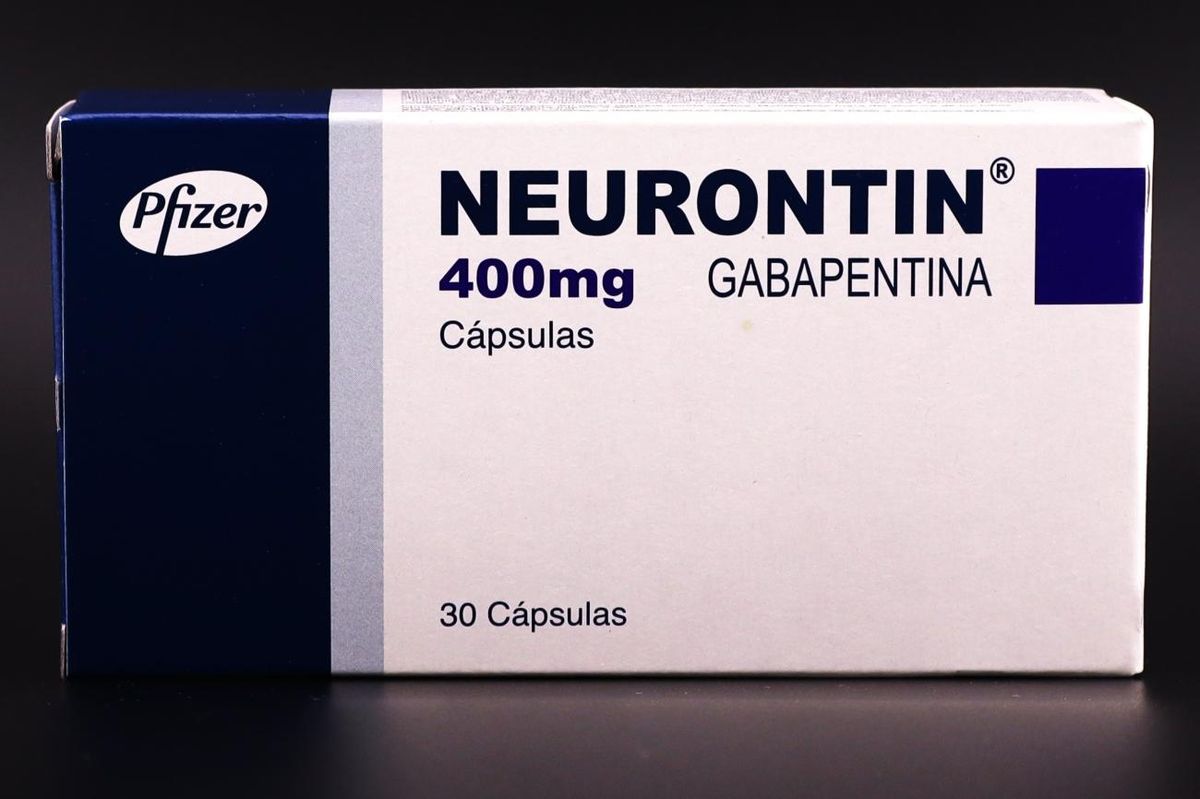 "Cuanto comenzaron las demandas, la unidad de Pfizer responsable de la gabapentina se declaró culpable y recibió una multa de US$ 430 millones en 2004 por promover ilegalmente el uso no autorizado de Neurontin entre los médicos." "Cuanto comenzaron las demandas, la unidad de Pfizer responsable de la gabapentina se declaró culpable y recibió una multa de US$ 430 millones en 2004 por promover ilegalmente el uso no autorizado de Neurontin entre los médicos."
