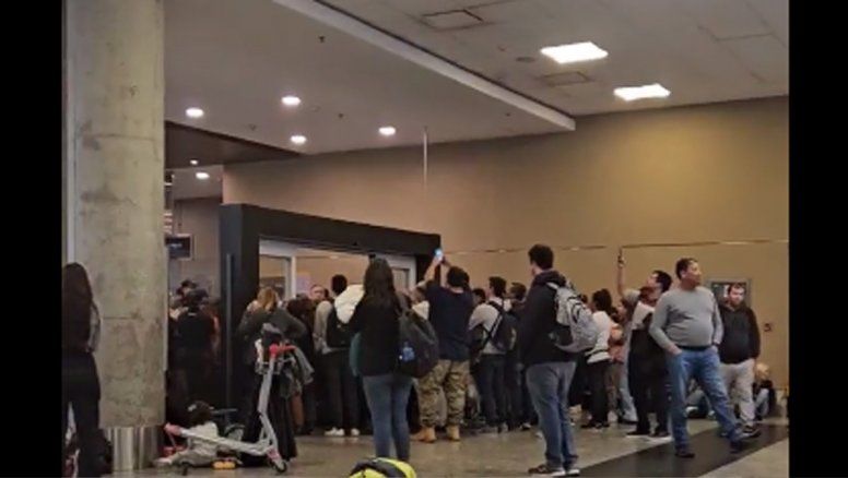 Medida de fuerza gremial provoca demoras en Aeroparque