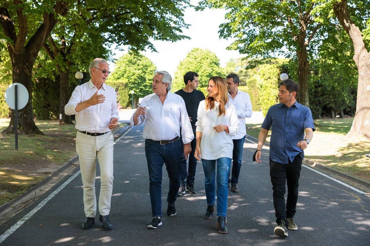 Alberto Fernández y los candidatos del FdT en los jardines de Olivos