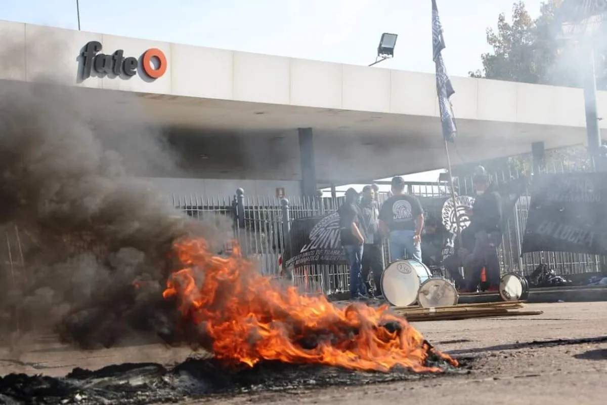 En enero de 2026 los trabajadores de FATE anunciaron paros totales en todas las plantas tras más de 12 meses sin aumentos salariales. En enero de 2026 los trabajadores de FATE anunciaron paros totales en todas las plantas tras más de 12 meses sin aumentos salariales.