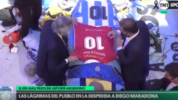 altText(Tapar el sol con un club: la bandera no es unidad en tiempos kirchneristas)}