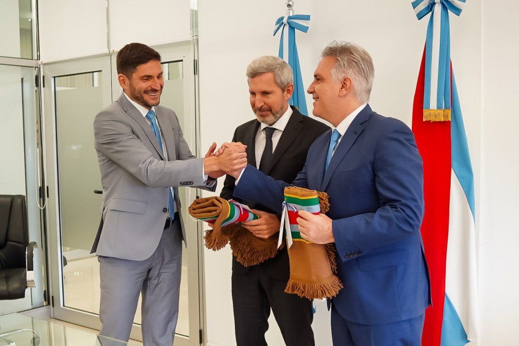 El encuentro de los mandatarios aparece en un contexto de fuerte confrontación entre las provincias y el Gobierno por la distribución de recursos, el impacto de la apertura importadora y la caída de distintos sectores industriales.