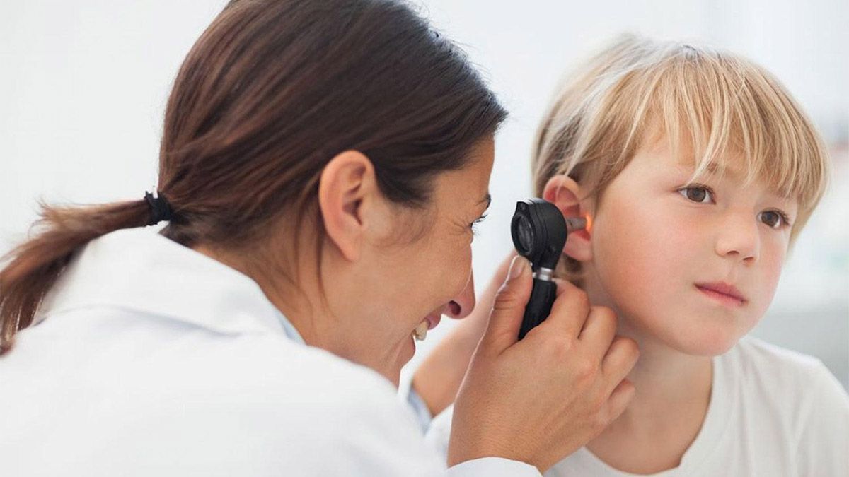 La hipoacusia ya no es un problema de la vejez sino que avanza en entre niños y jóvenes causado por el uso de las nuevas tecnología. La hipoacusia ya no es un problema de la vejez sino que avanza en entre niños y jóvenes causado por el uso de las nuevas tecnología.