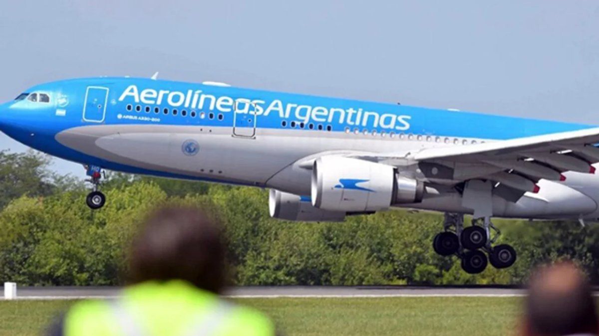 Aerolíneas Argentinas prepara un operativo para viajar a Israel a buscar argentinos.