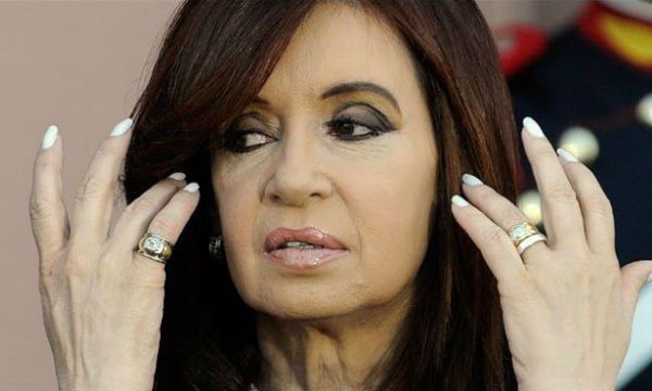 Cristina es comparada con Gadafi