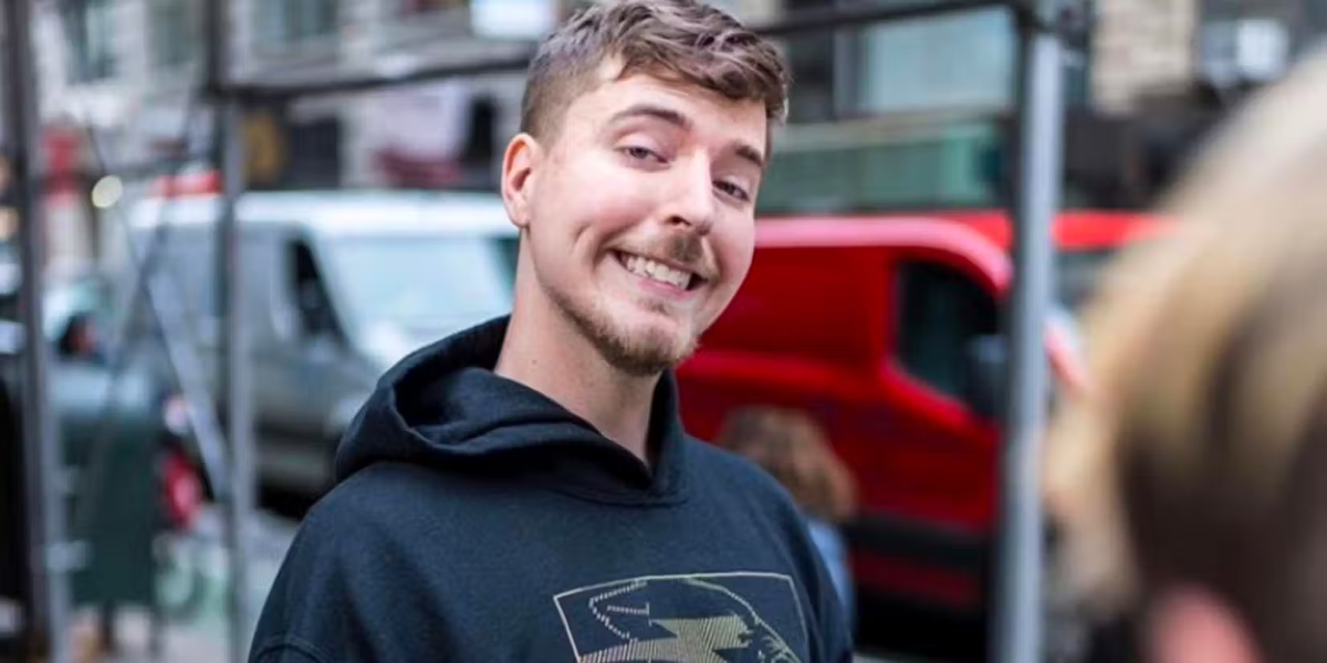Si bien MrBeast fue criticado en varias oportunidades por popularizarse con el dolor ajeno, lo cierto es que sus acciones le cambiaron la vida a muchas personas necesitadas. Si bien MrBeast fue criticado en varias oportunidades por popularizarse con el dolor ajeno, lo cierto es que sus acciones le cambiaron la vida a muchas personas necesitadas.