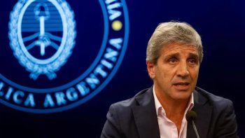 Luis Toto Caputo, ministro de economía. Luis Toto Caputo, ministro de economía.