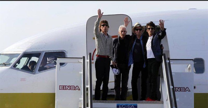 The Rolling Stones llegando al aeropuerto José Martí.